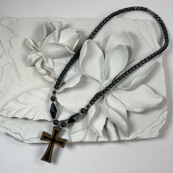 Hematite Cross Necklace Vintage - Picture 9 of 12